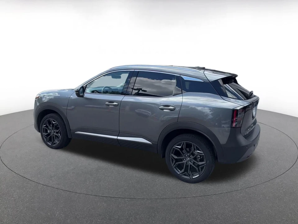 2026 Nissan Kicks - Image 9 of 31