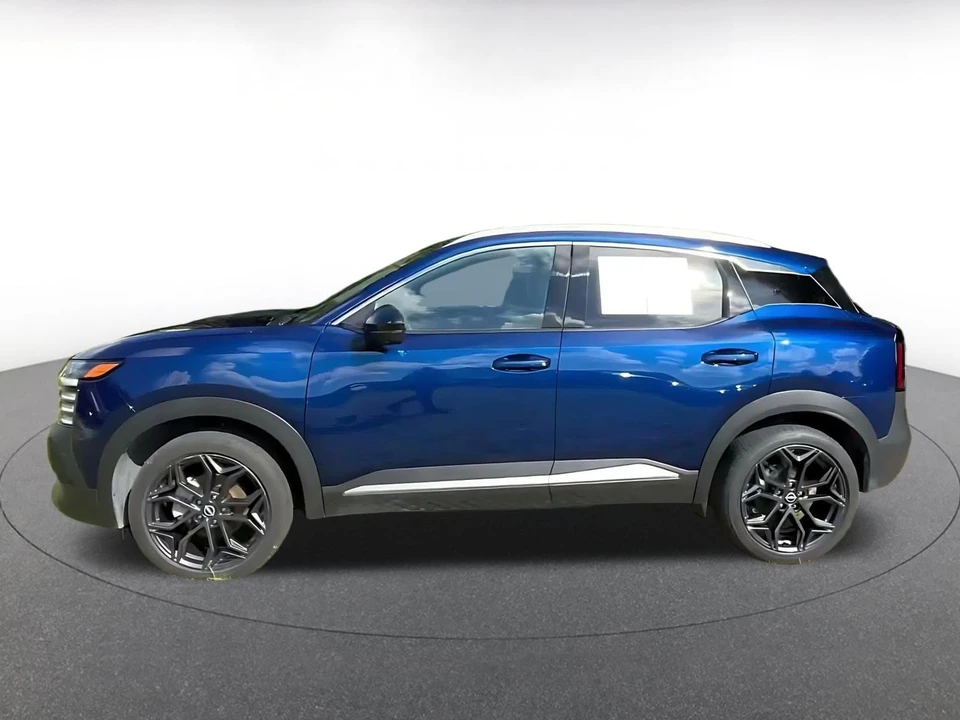 2026 Nissan Kicks - Image 9 of 31