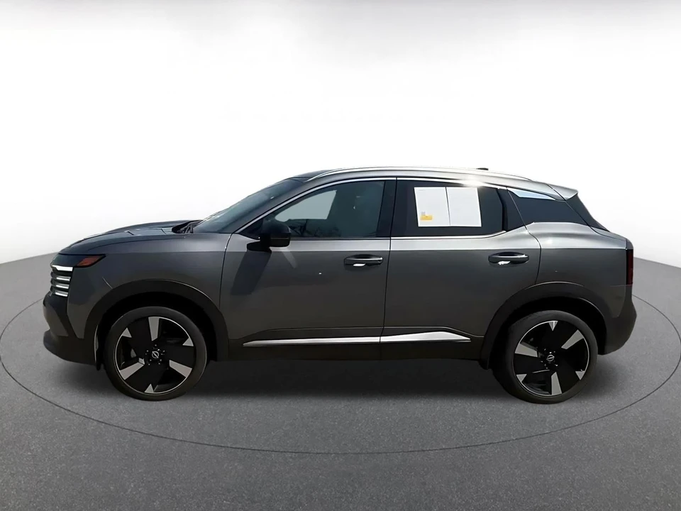 2026 Nissan Kicks - Image 9 of 31