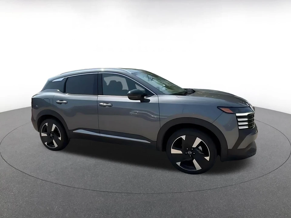 2026 Nissan Kicks - Image 2 of 31