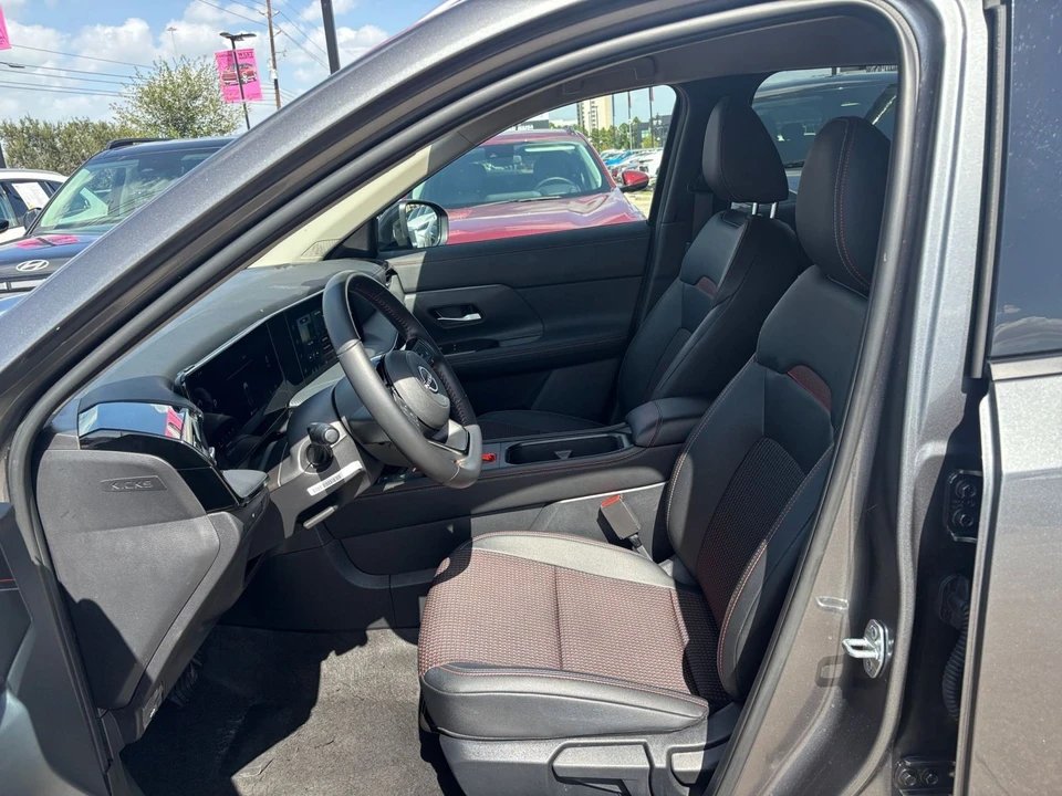 2026 Nissan Kicks - Image 27 of 31