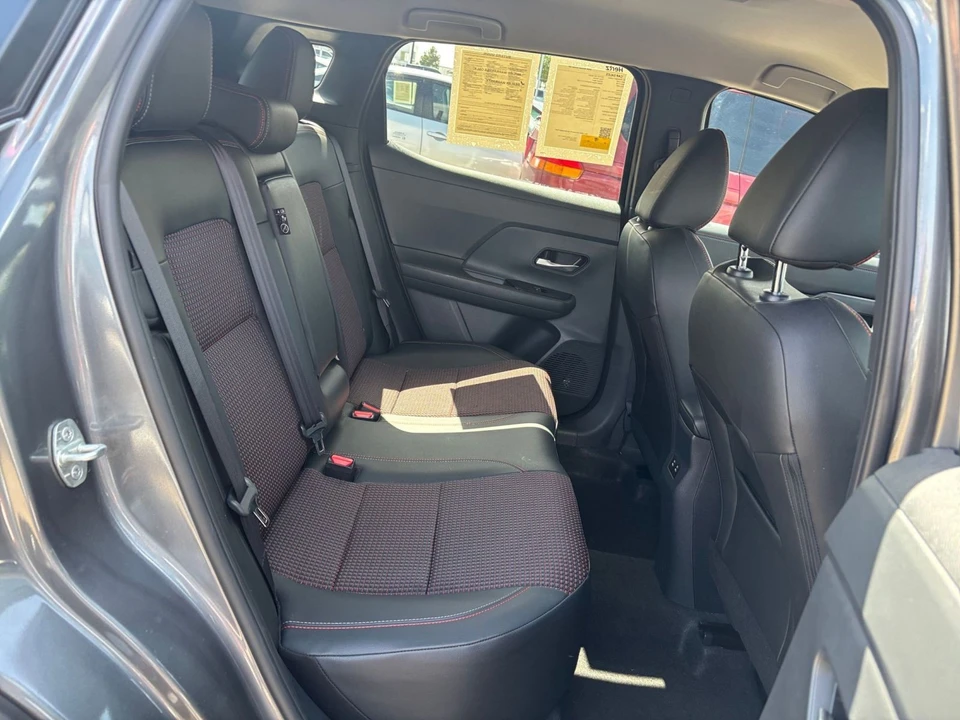 2026 Nissan Kicks - Image 26 of 31