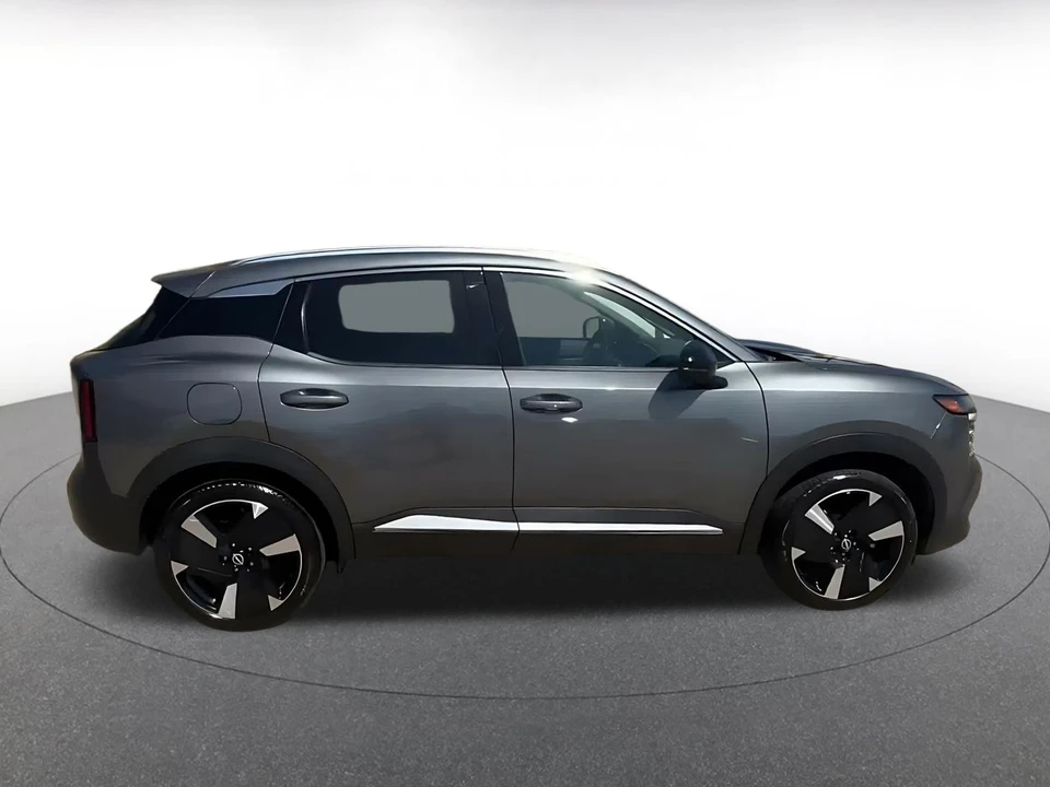 2026 Nissan Kicks - Image 17 of 31