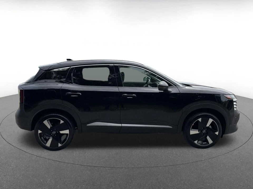 2026 Nissan Kicks - Image 17 of 31