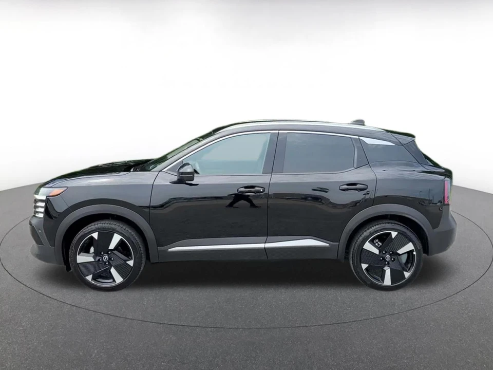 2026 Nissan Kicks - Image 9 of 31