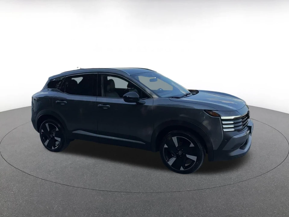 2026 Nissan Kicks - Image 2 of 31