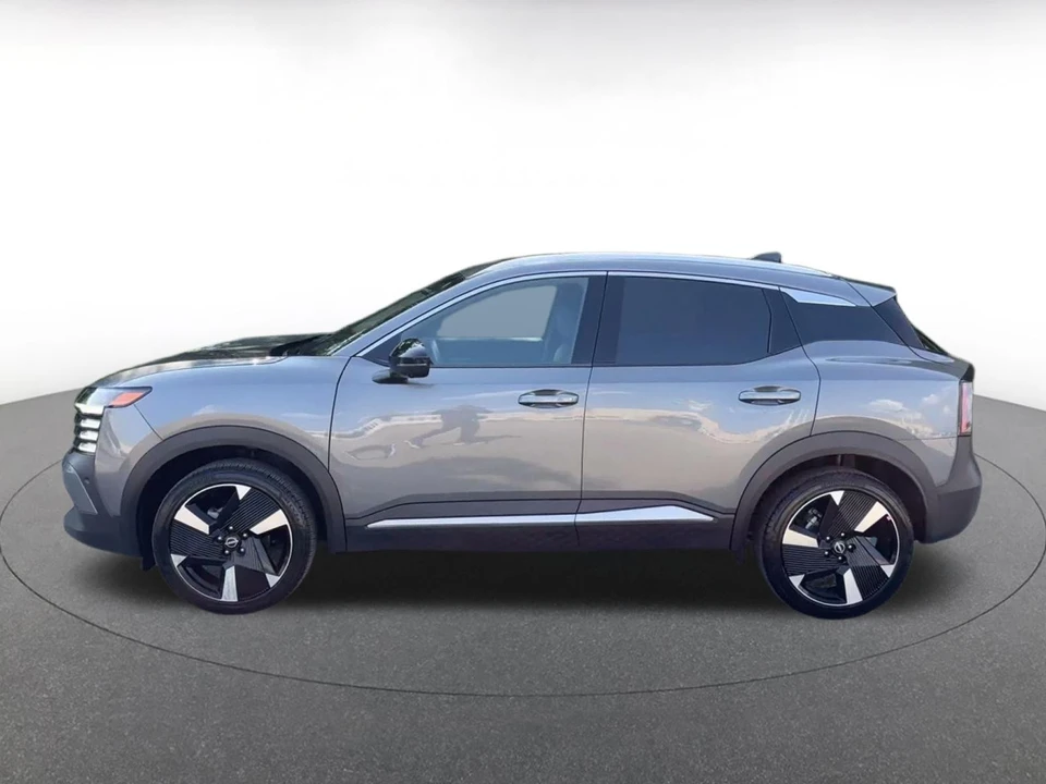 2026 Nissan Kicks - Image 9 of 31