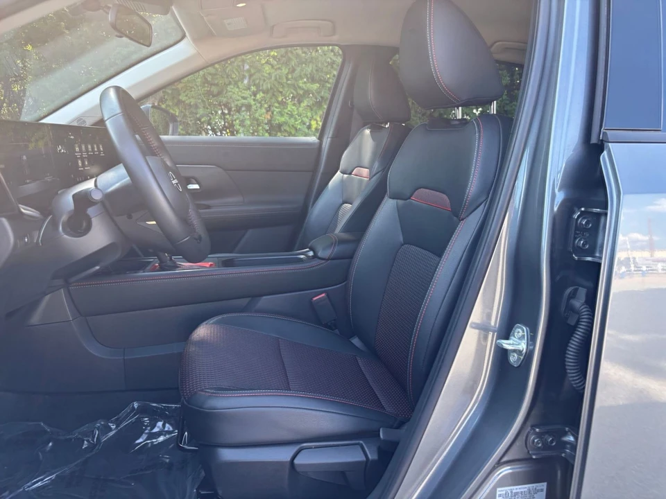 2026 Nissan Kicks - Image 27 of 31
