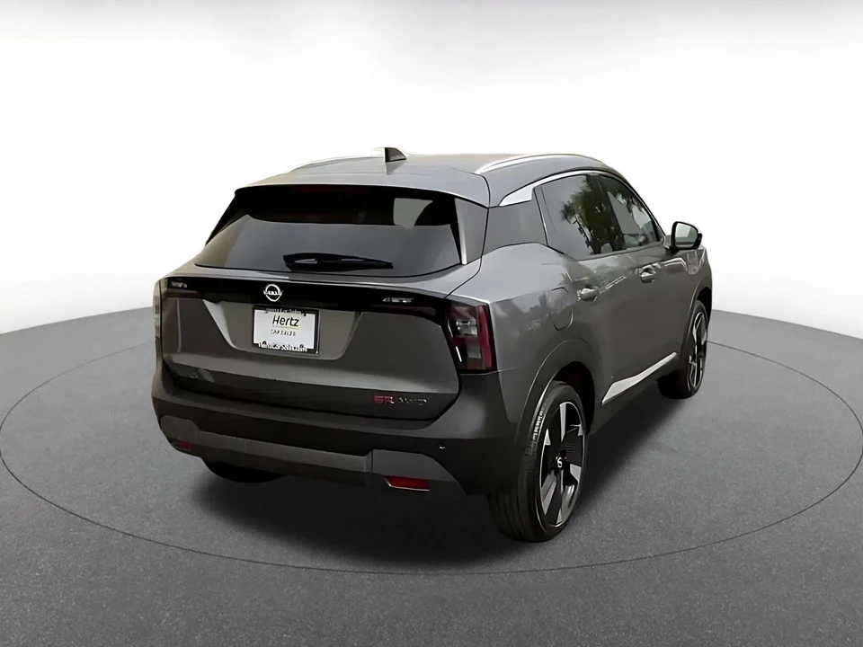 2026 Nissan Kicks - Image 17 of 31