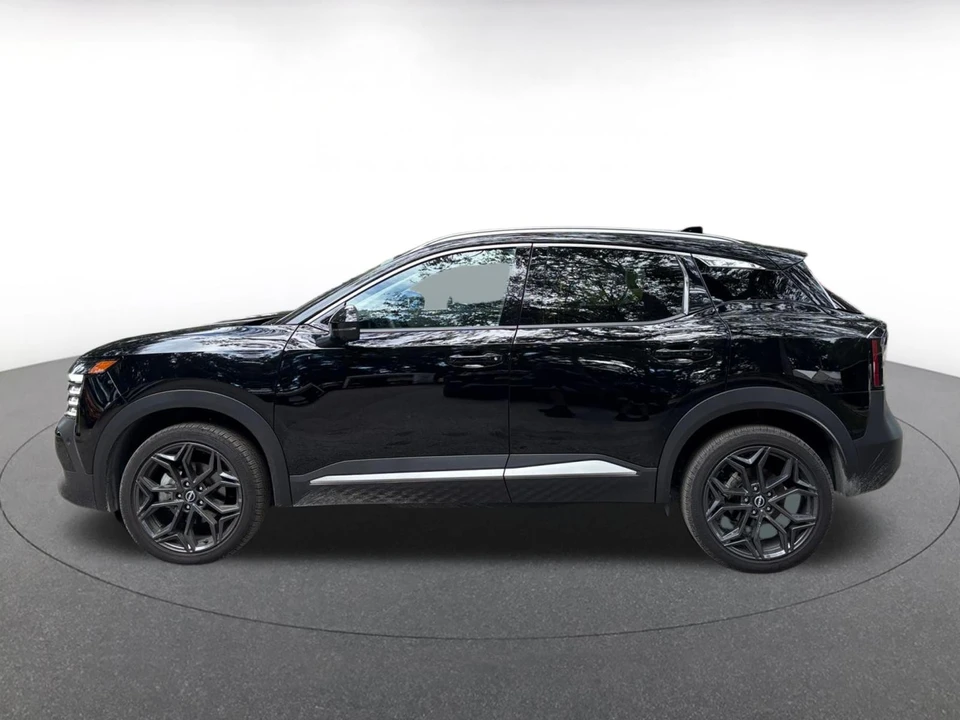 2026 Nissan Kicks - Image 8 of 24