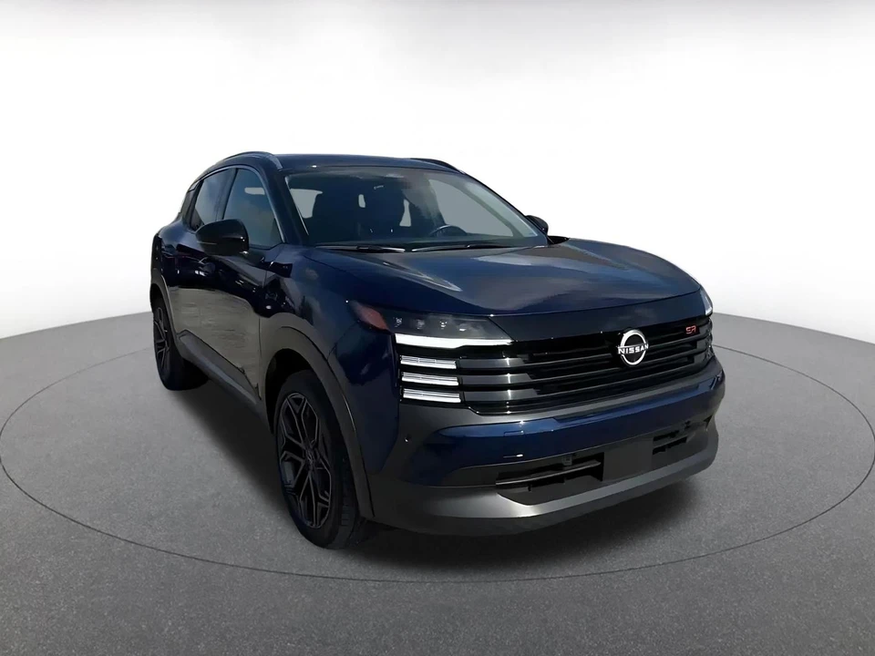 2026 Nissan Kicks - Image 3 of 31