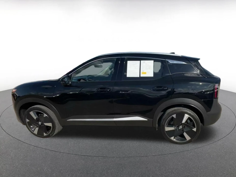 2026 Nissan Kicks - Image 9 of 31