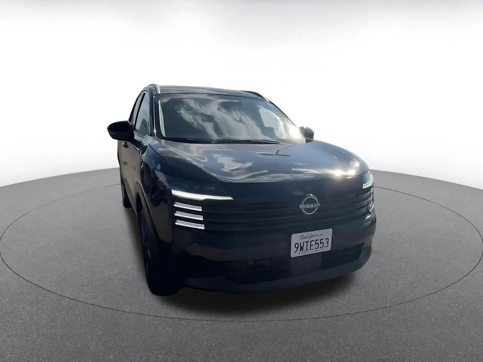 2026 Nissan Kicks - Image 3 of 31