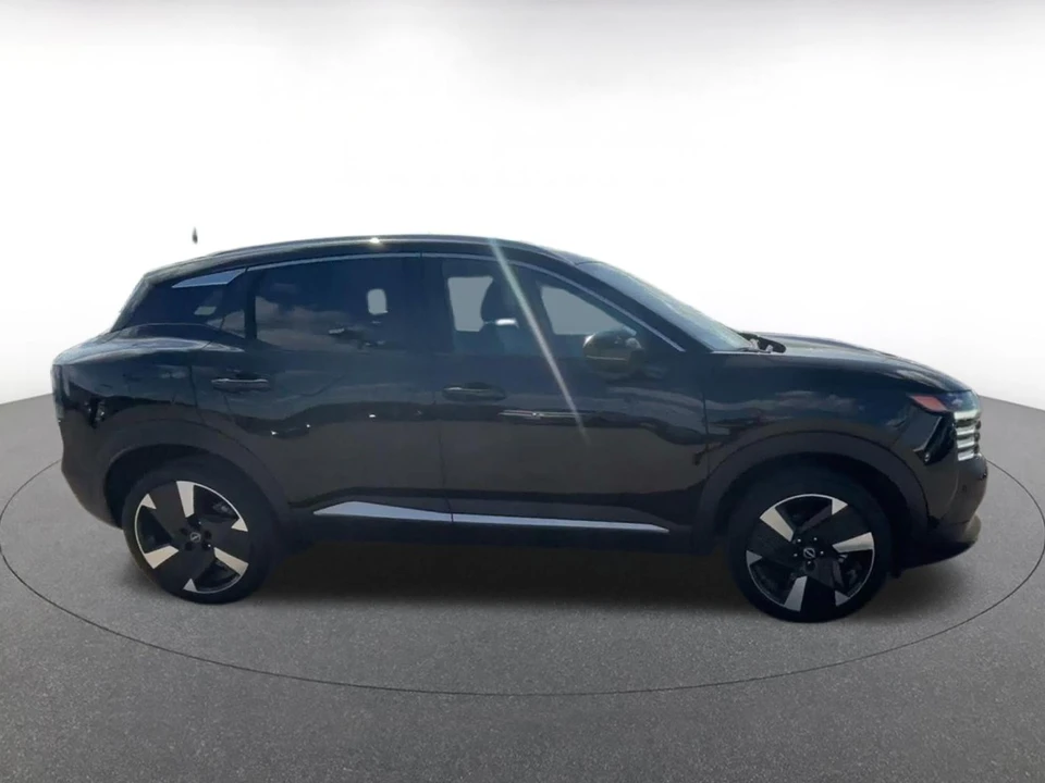 2026 Nissan Kicks - Image 17 of 31