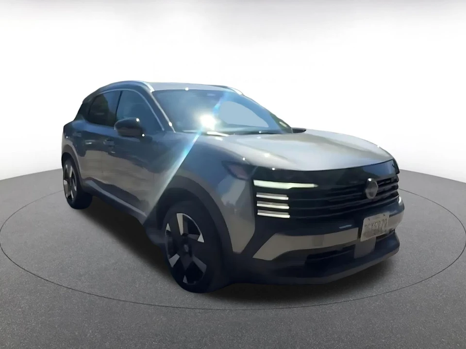 2026 Nissan Kicks - Image 2 of 31