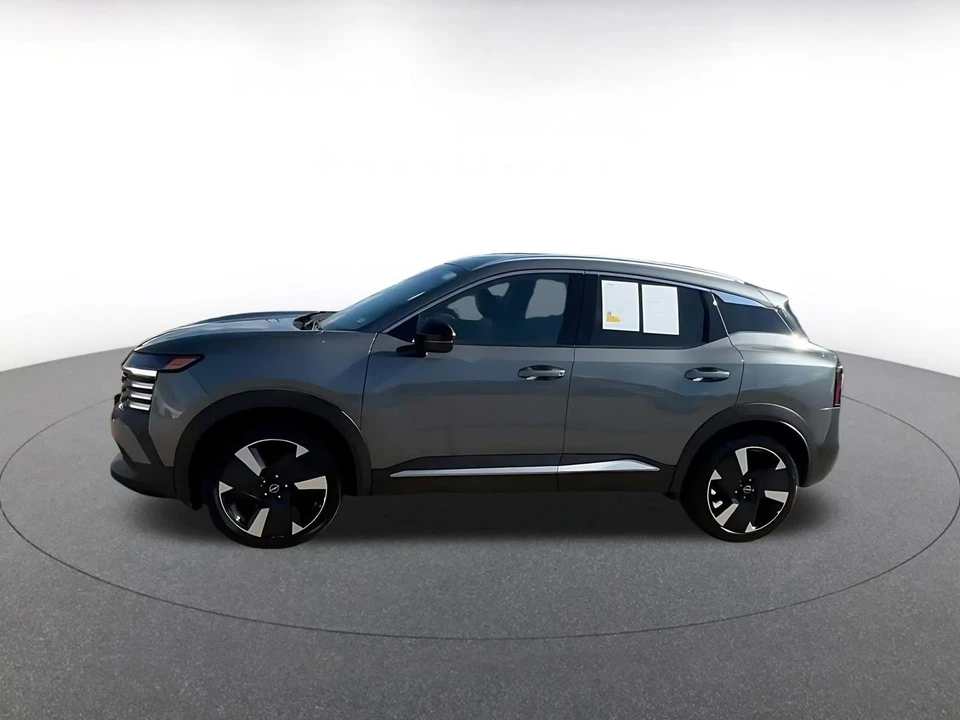 2026 Nissan Kicks - Image 9 of 31