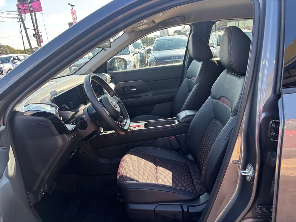2026 Nissan Kicks - Image 27 of 31