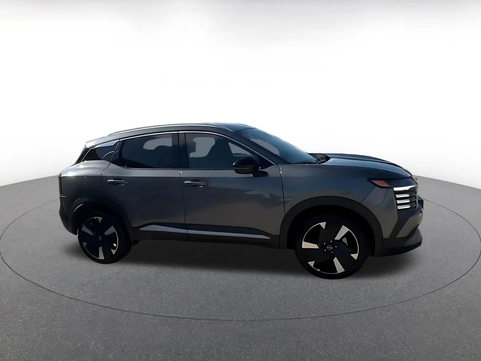 2026 Nissan Kicks - Image 2 of 31