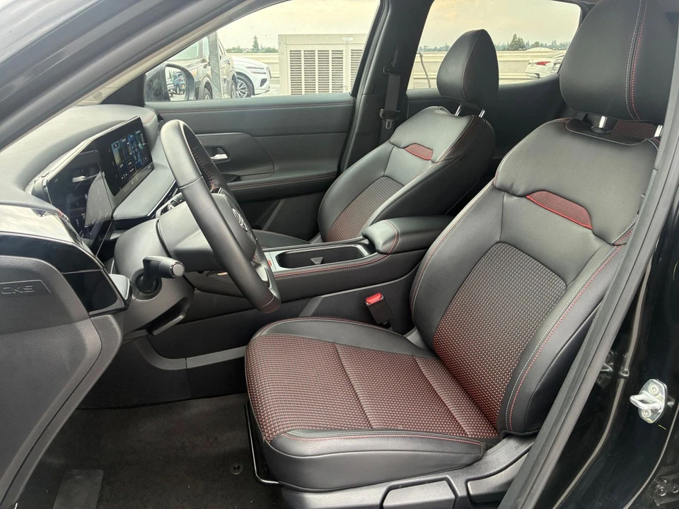 2026 Nissan Kicks - Image 27 of 31