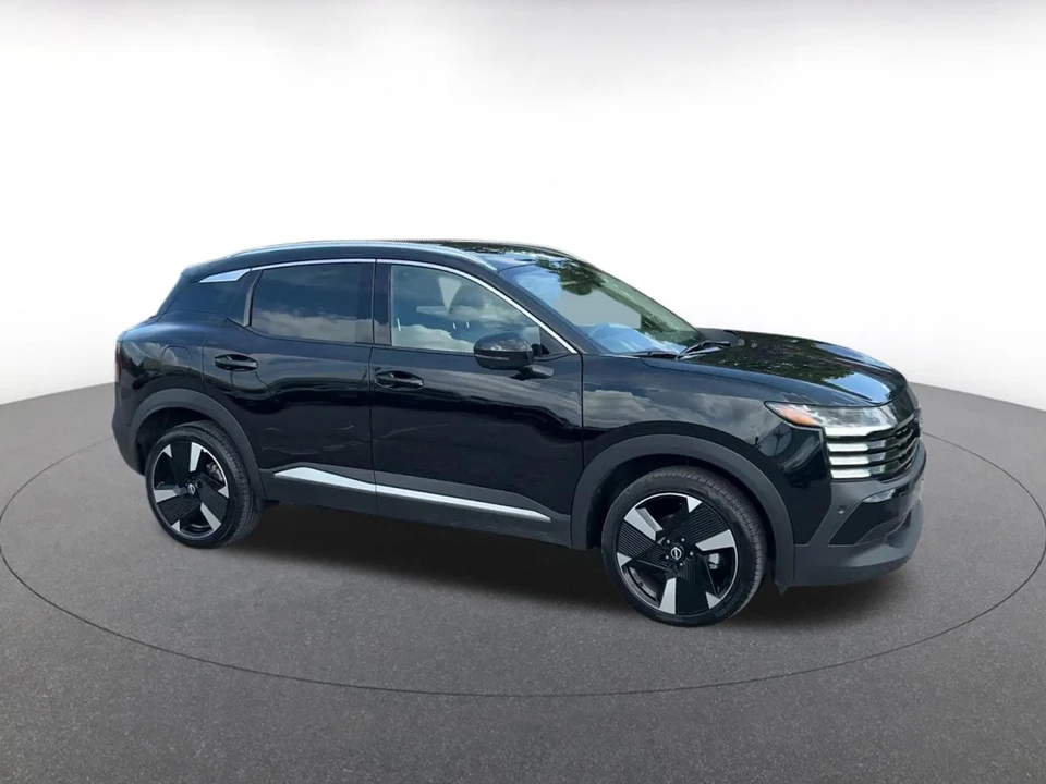 2026 Nissan Kicks - Image 2 of 31