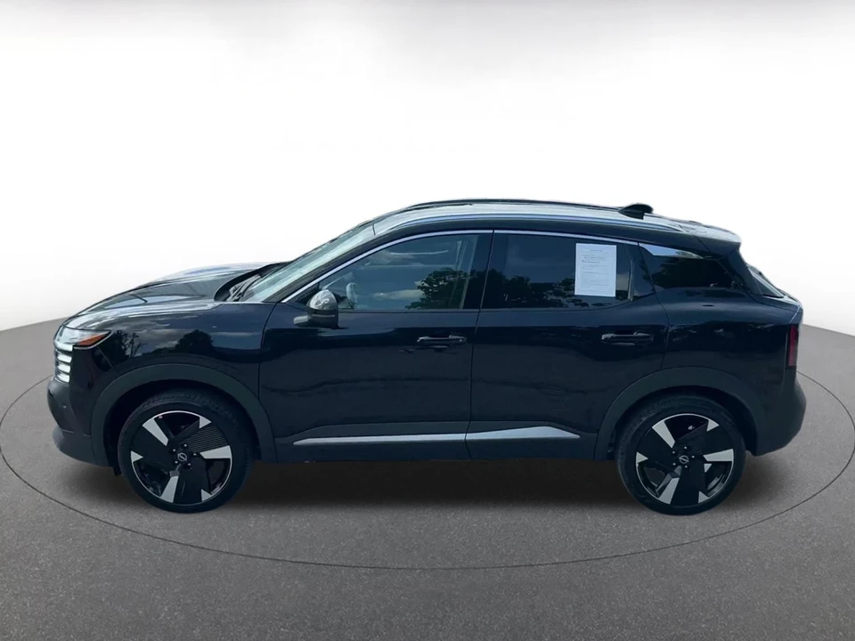2026 Nissan Kicks - Image 9 of 31