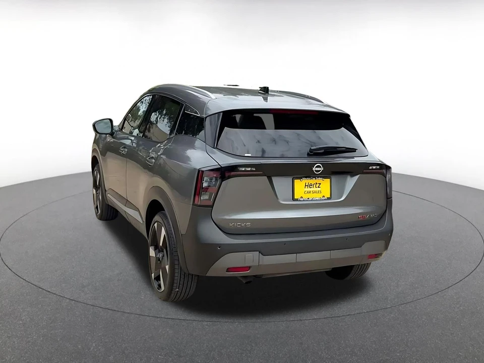 2026 Nissan Kicks - Image 13 of 31