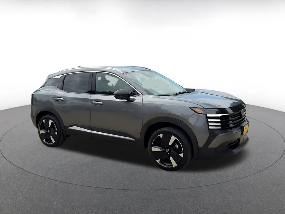 2026 Nissan Kicks - Image 2 of 31