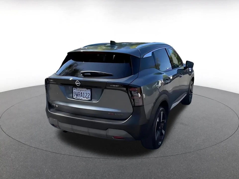 2026 Nissan Kicks - Image 15 of 31