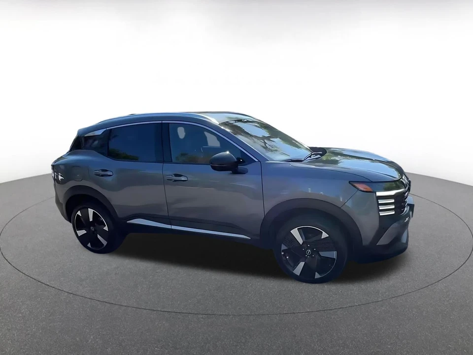2026 Nissan Kicks - Image 2 of 31