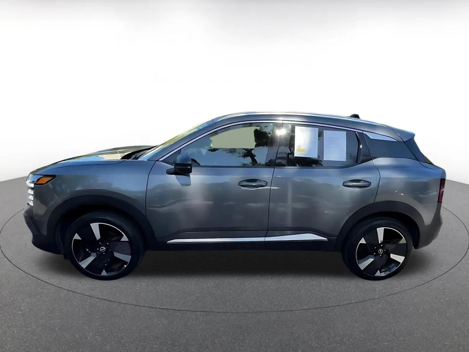 2026 Nissan Kicks - Image 9 of 31