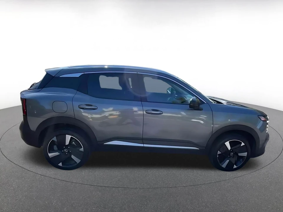 2026 Nissan Kicks - Image 17 of 31