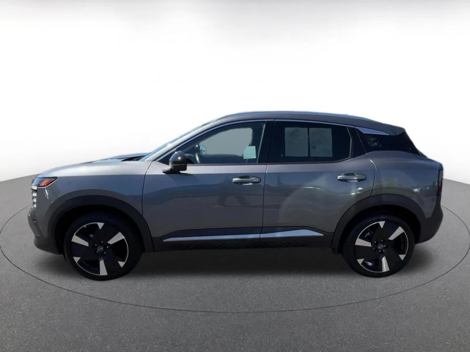 2026 Nissan Kicks - Image 9 of 31