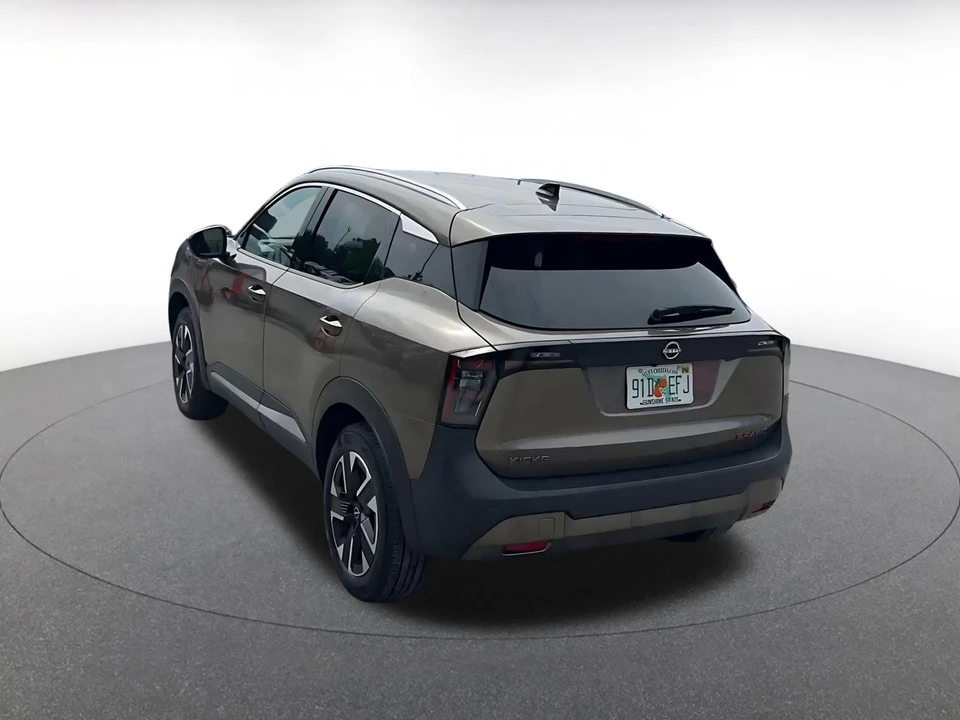 2026 Nissan Kicks - Image 12 of 31