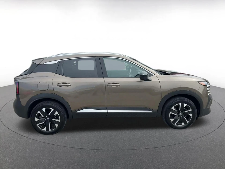 2026 Nissan Kicks - Image 17 of 31