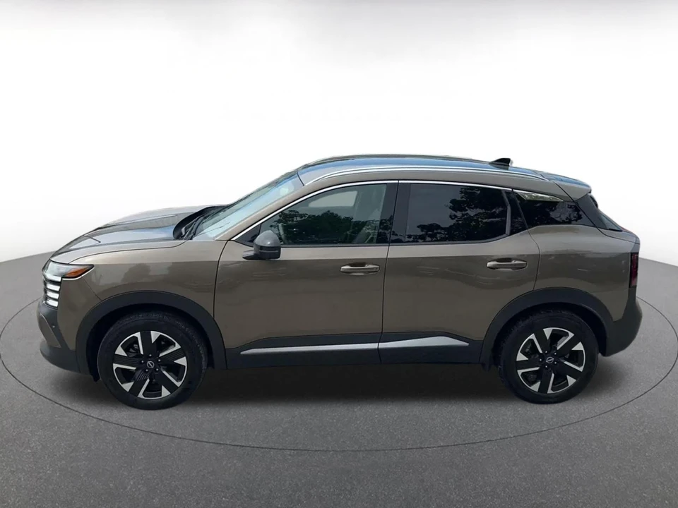 2026 Nissan Kicks - Image 9 of 31