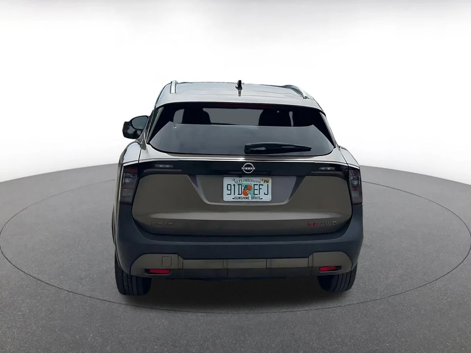 2026 Nissan Kicks - Image 14 of 31