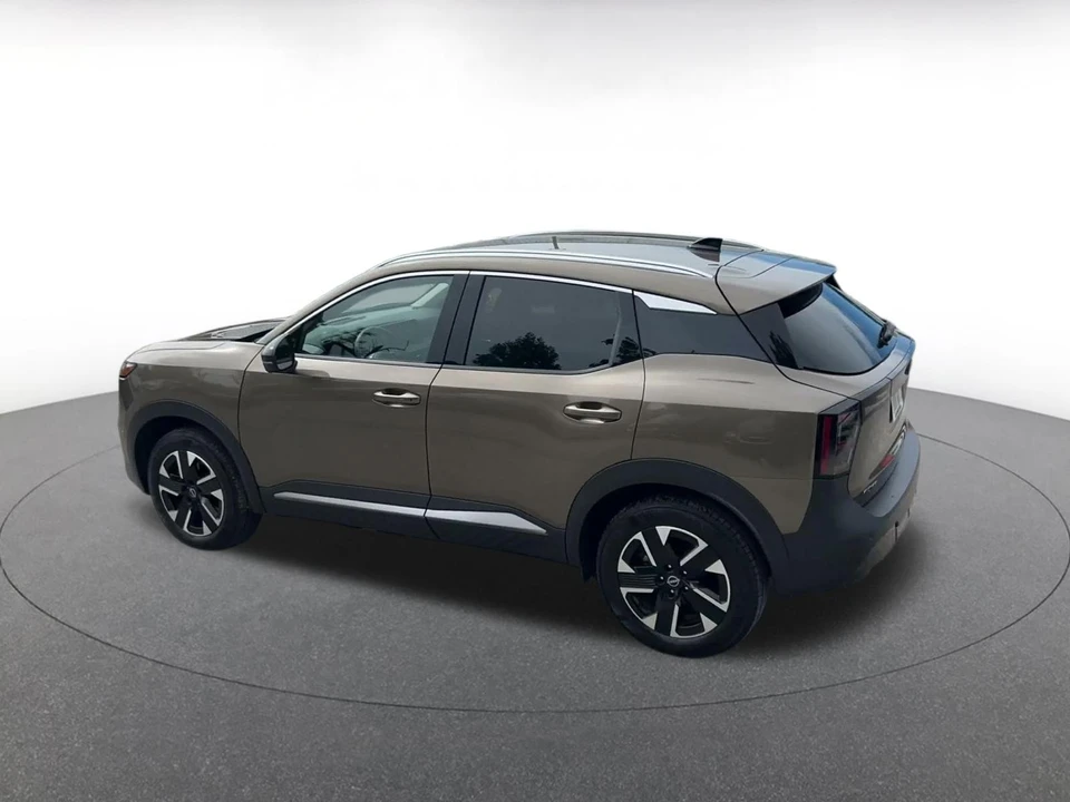 2026 Nissan Kicks - Image 11 of 31