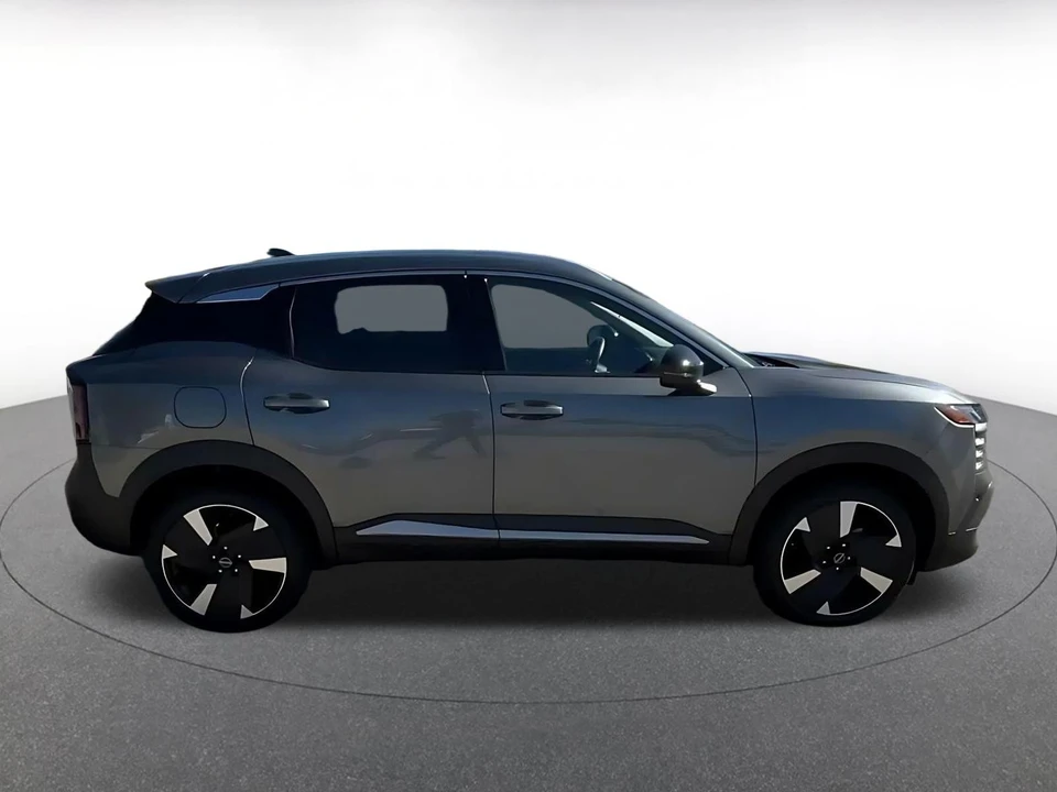 2026 Nissan Kicks - Image 17 of 31