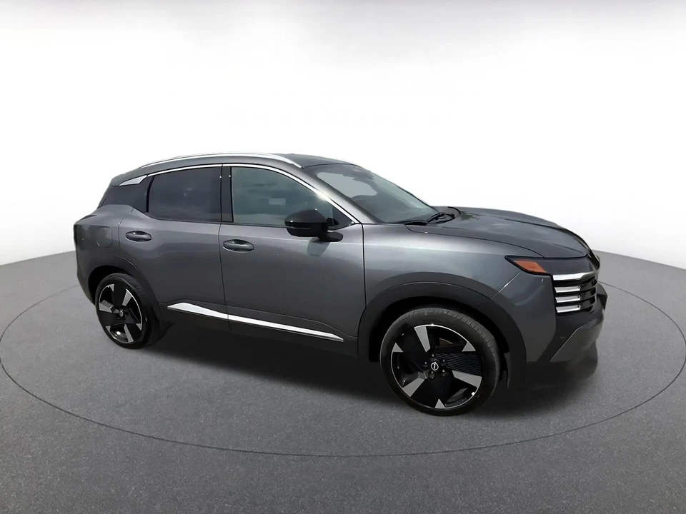 2026 Nissan Kicks - Image 2 of 31