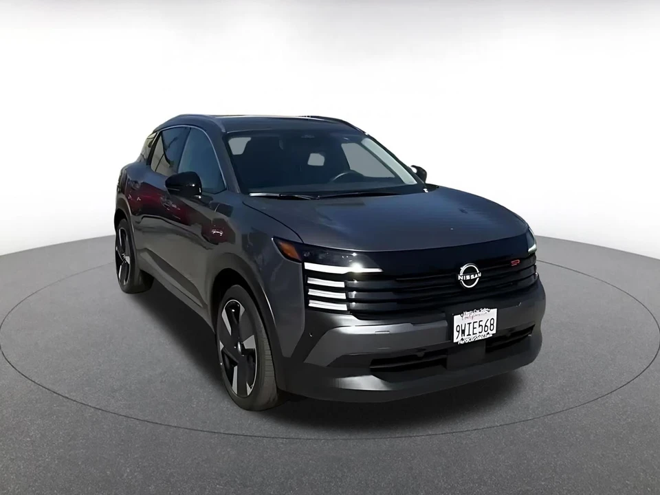 2026 Nissan Kicks - Image 3 of 31