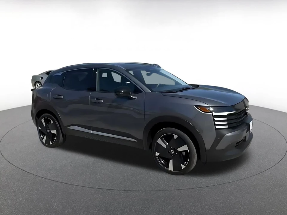 2026 Nissan Kicks - Image 2 of 31