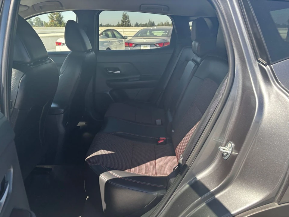 2026 Nissan Kicks - Image 26 of 31