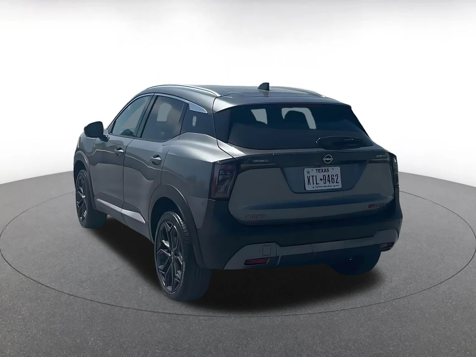 2026 Nissan Kicks - Image 12 of 31