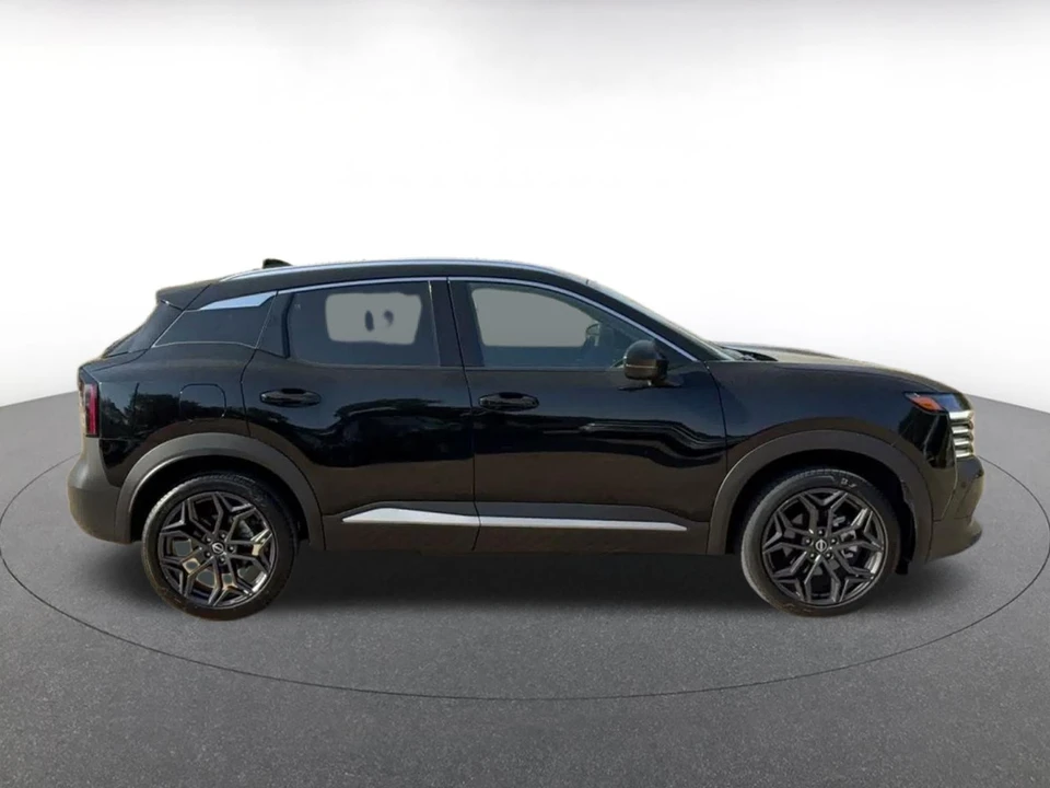 2026 Nissan Kicks - Image 17 of 31
