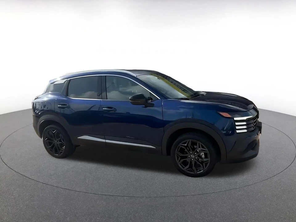 2026 Nissan Kicks - Image 2 of 31