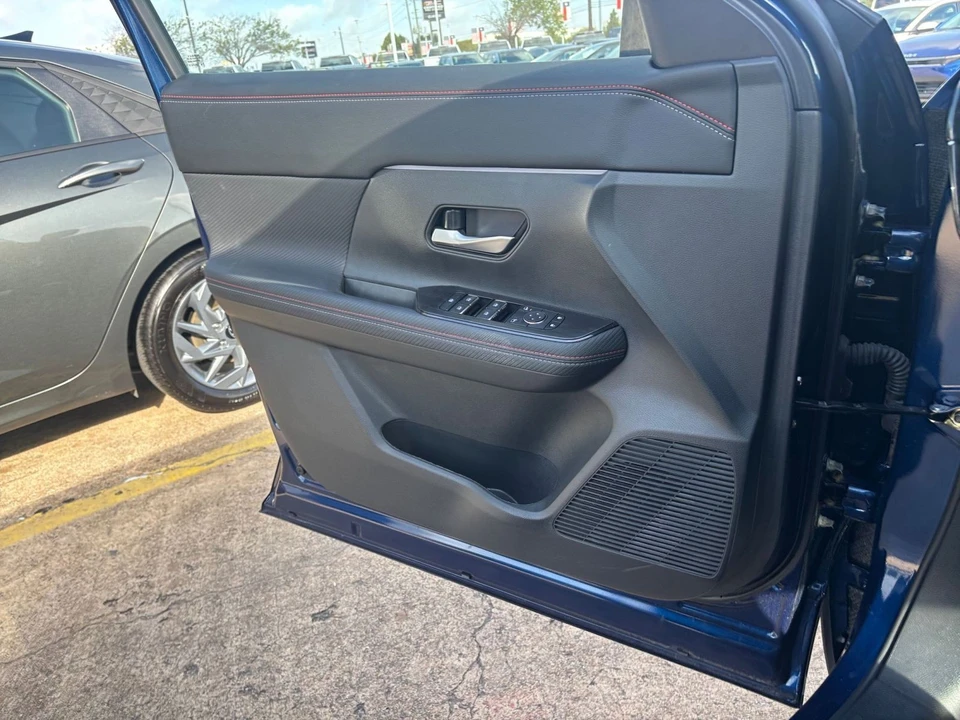 2026 Nissan Kicks - Image 20 of 31