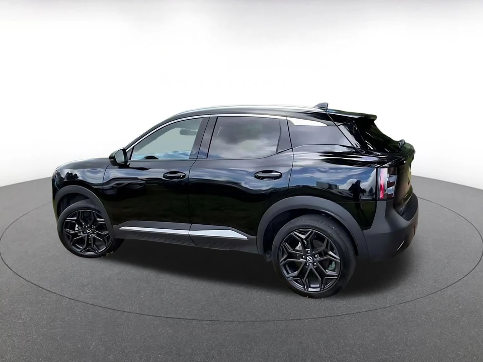 2026 Nissan Kicks - Image 11 of 31