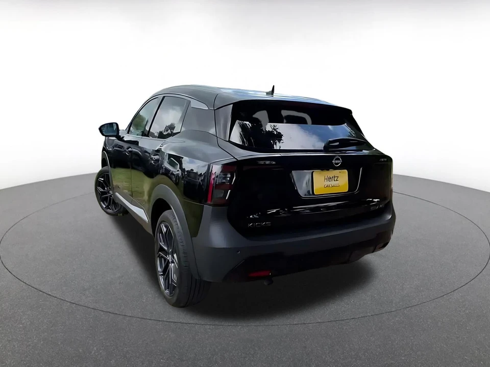 2026 Nissan Kicks - Image 12 of 31