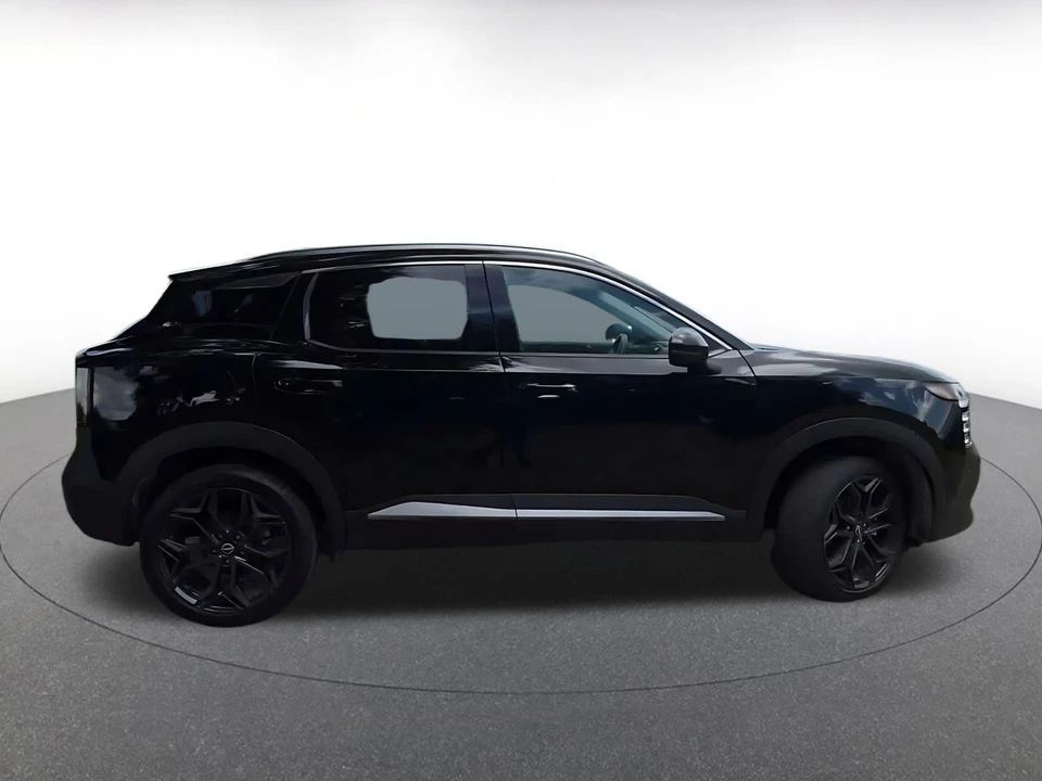 2026 Nissan Kicks - Image 17 of 31