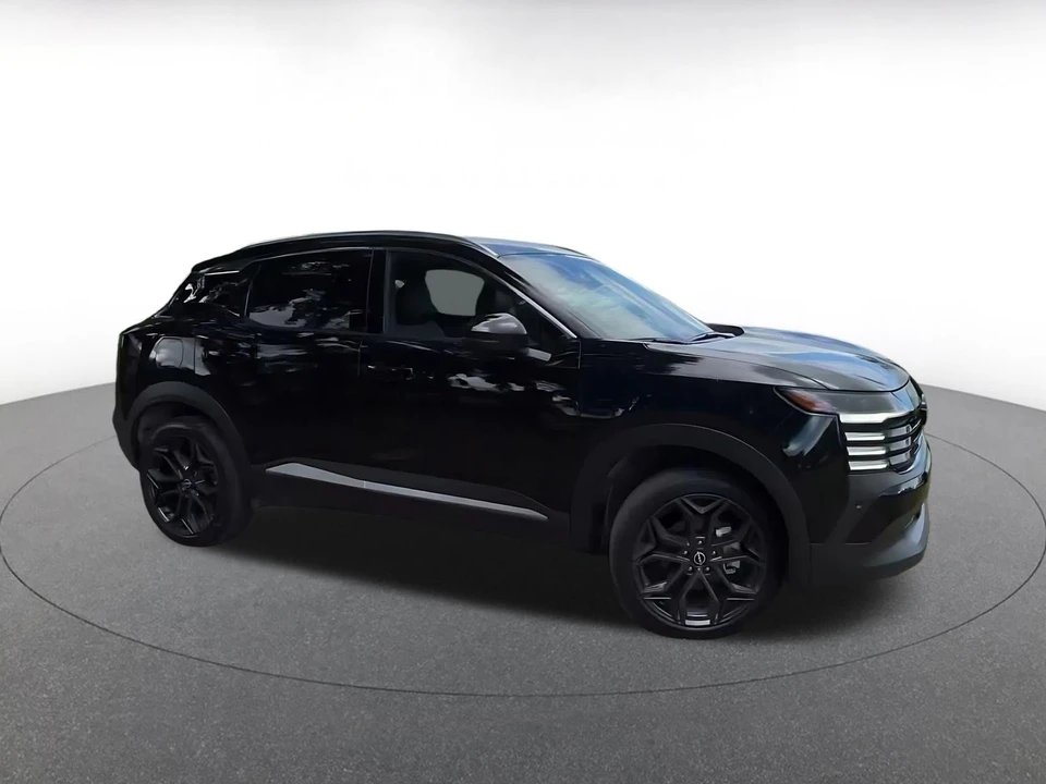 2026 Nissan Kicks - Image 2 of 31